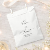 Love is sweet black script wedding フェイバーバッグ (クリップ留めされた状態)