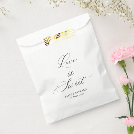 Love is sweet black script wedding フェイバーバッグ (封をした状態)
