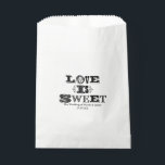 Love is Sweet Vintage Wedding Black & White Favori フェイバーバッグ<br><div class="desc">愛は甘いヴィンテージウェディングブラック&ホワイトのお気に入りバッグ。カスタマイズ文字一致する項目が使用可能。</div>