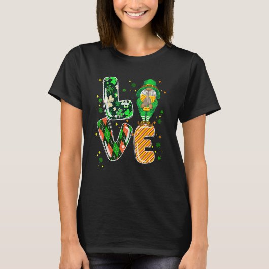 Love Leprechaun Horseshoe Shamrock irish St Patric Tシャツ (正面)