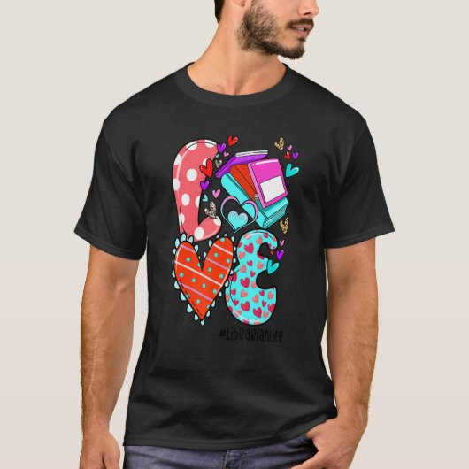 LOVE Librarian Life Leopard Heart Valentine's Day  Tシャツ (正面)