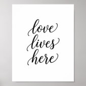 Love Lives Here Script Wall Art Poster ポスター (正面)