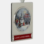 Love Lives Here – Snowy Church Christmas  シルバープレートバナーオーナメント (右)