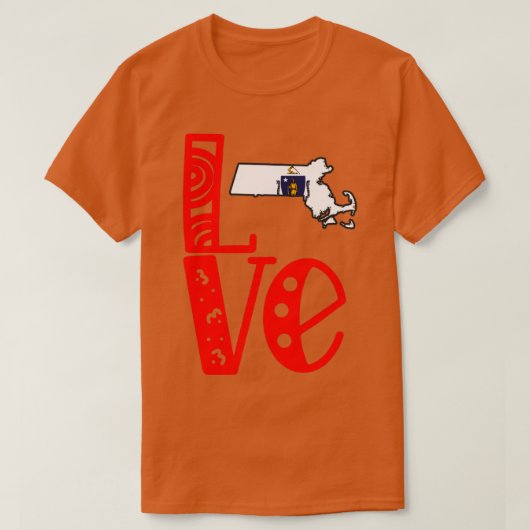 Love Massachusetts in Art Block Letters Tシャツ (デザイン正面)