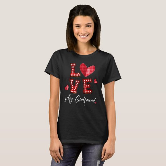 Love My Girlfriend Red Plaid Heart Light Happy Val Tシャツ (正面フル)