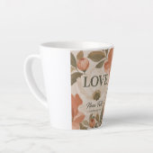 LOVE NEVER FAILS | キリスト教の結婚祝い カフェラテマグ (左アングル)