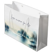 Love never fails ラージペーパーバッグ (正面アングル)