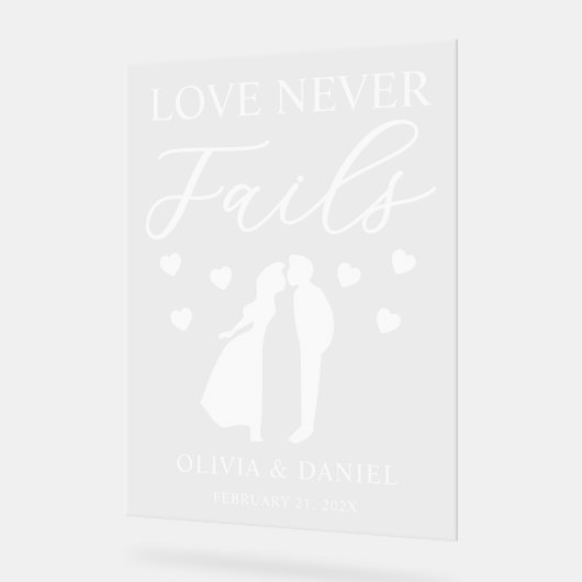 Love Never Fails Personalized Wedding アクリルサイン (傾斜)