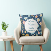 Love Never Fails Throw Pillow クッション (椅子)