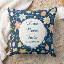 Love Never Fails Throw Pillow クッション