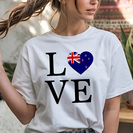 Love New Zealand with Flag Heart Tシャツ