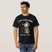 Love Over Hate アーバンアイコン 笑顔 X-Eyes ストリートスタイル Tシャツ (正面フル)