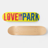 LOVE PARK スケートボード 7¾" デッキ (横)