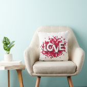 LOVE Rose Petals Typography – ロマンティックポスター クッション (椅子)