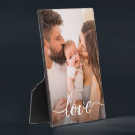 Love Script パーソナライズされた Family Photo フォトプラーク<br><div class="desc">「愛」という言葉モダンに美しくスクリプトを使えば、この家族の愛の写真は自分の家族の写真と一緒に簡単にパーソナライズされたすることができるお気に入りの。写真エレガントプラークを大切にし、表示する、フォトフレームモダンオプション。</div>