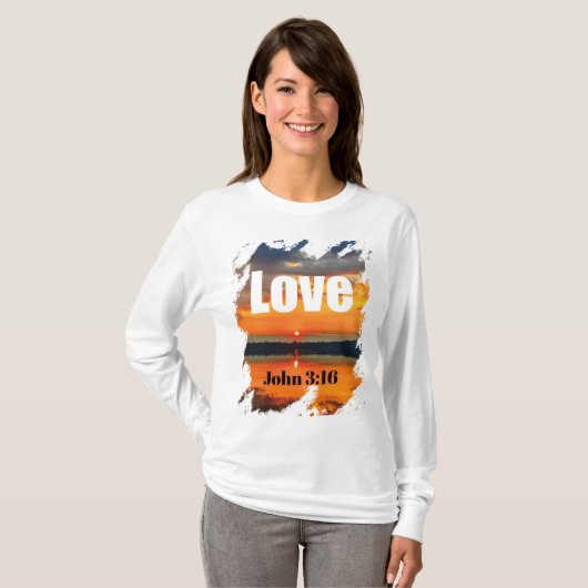 Love Scripture Glowing Sunset Over Water Tシャツ (正面フル)
