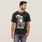 Love Stinks Clothing His and Her Valentines Day Tシャツ (正面フル)