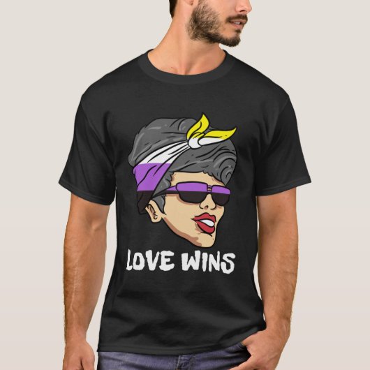 Love Wins Non Binary Tシャツ (正面)
