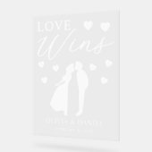 Love Wins Personalized Wedding アクリルサイン (傾斜)