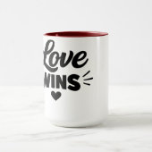 Love Wins Romantic Quote Coffee Mug – Cute Valenti マグカップ (中央)