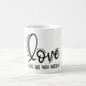 Love Women'sが必要 コーヒーマグカップ (中央)