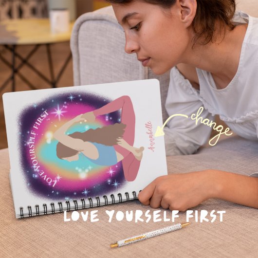 Love Yoga初の女性ヨガポーズモノグラム ノートブック