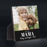 Love You Mama写真家族モダン記念 フォトプラーク<br><div class="desc">家族の写真お気に入りのを使って簡単に記念碑を作る。3つの文字の表現線は、写真に示された特別な絆を与える。このプロフェッショナルテンプレートは、すべての母親のための感傷的な贈り物を作成する。リビングルームのマントルやオフィスのデスクに置くのに最適なサイズ。クリスマスプレゼント、バレンタインデー、または誕生日。</div>