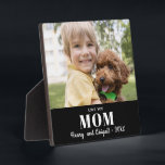 Love You Mom Photo Family Modern Memento フォトプラーク<br><div class="desc">Use a cherished family photo to effortlessly create a personalized keepsake plaque. Three lines of text allow you to convey the special connection captured in the photo. This expertly designed template will produce a heartfelt gift for any mother. Ideal size for display on a living room mantel or office desk....</div>