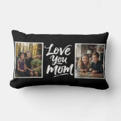Love You Mom Two Photo Brush Script Keepsake ブラック ランバークッション (正面)