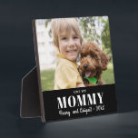 Love You Mommy Photo Family モダン Keepsake フォトプラーク<br><div class="desc">家族の写真お気に入りのを使って簡単に記念碑を作る。3つの文字の表現線は、写真に示された特別な絆を与える。このプロフェッショナルテンプレートは、すべての母親のための感傷的な贈り物を作成する。リビングルームのマントルやオフィスのデスクに置くのに最適なサイズ。クリスマスプレゼント、バレンタインデー、または誕生日。</div>