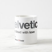 LoveHelveticaはマグを粗悪化しました コーヒーマグカップ (中央)