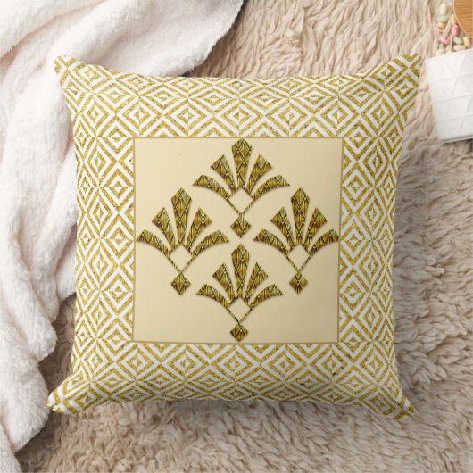 Lovely Gold Art Deco Motif Cushion. クッション (ブランケット)
