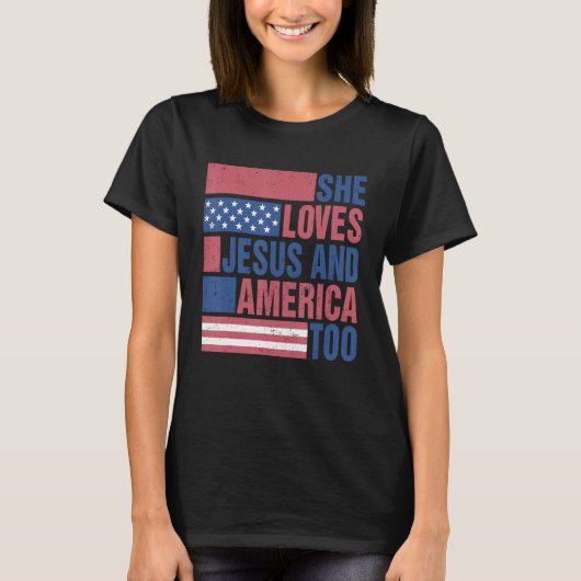 Loves Jesus And America Too Retro 4th of July Prou Tシャツ (正面)