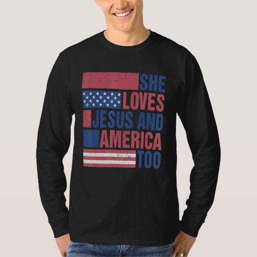 Loves Jesus And America Too Retro 4th of July Prou Tシャツ (正面)