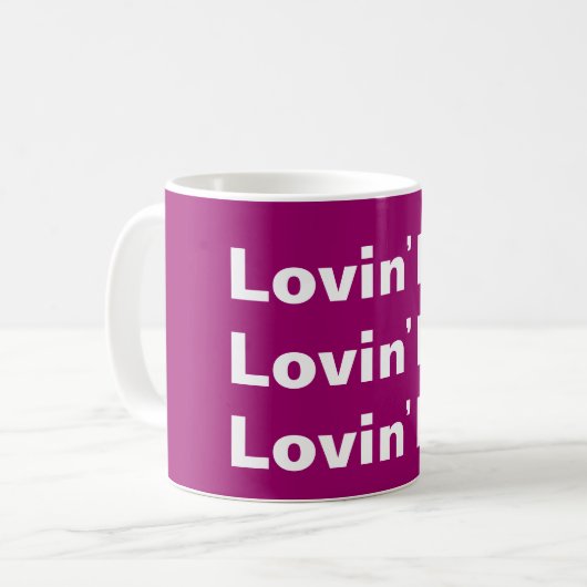 Lovinの生命ピンク及び白いマグ コーヒーマグカップ (正面左)