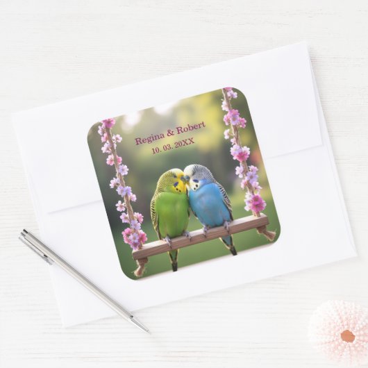 Loving Budgie Couple on Swing Custom Wedding Favor スクエアシール (封筒)