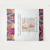 Loving Memory写真ムーディフローラメモリアル タペストリー (正面(横))