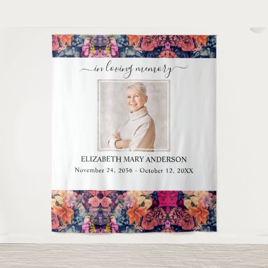 Loving Memory写真ムーディフローラメモリアル タペストリー (正面)