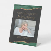 Loving Memory写真Green Dark 結婚's 台座サイン (正面)