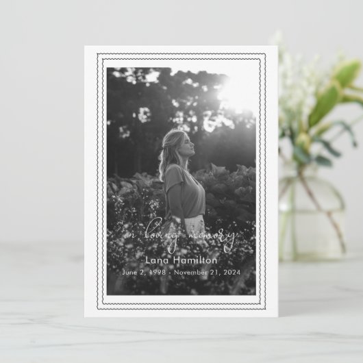 Loving Memory Script Framed Photo葬式プログラム 招待状 (スタンド正面)