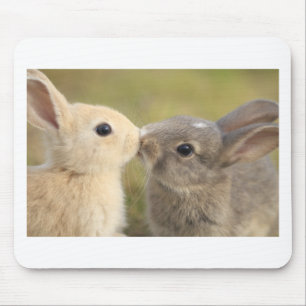 loving rabbit マウスパッド
