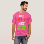 Low Battery Dad Of 4 Kids Funny Father Of 4 Kids F Tシャツ (正面フル)