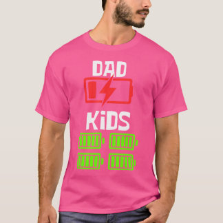 Low Battery Dad Of 4 Kids Funny Father Of 4 Kids F Tシャツ