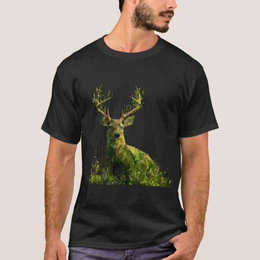 Low-Poly Green Deer — Geometric Forest Wildlife Tシャツ (正面)