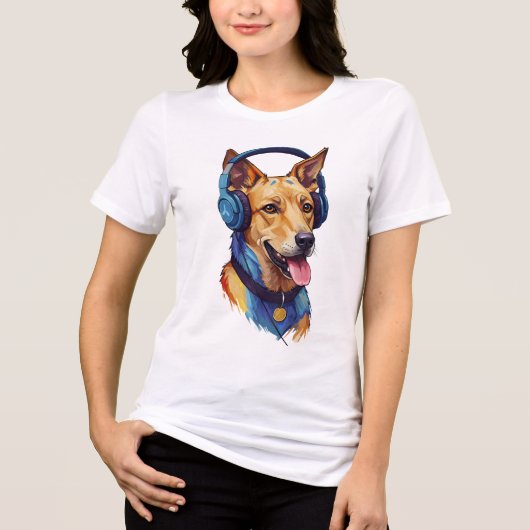 Loyal Beats – 音楽を聴く抽象的な犬 トライブレンドＴシャツ (正面)