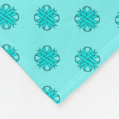 Lt Blue/ティール(緑がかった色)クローバーリボンby Kenneth Yoncich フリースブランケット (角)