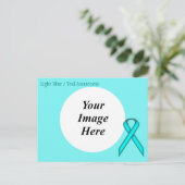 Lt Blue/ティール(緑がかった色)標準リボンテンプレートby K Yoncich ポストカード (スタンド正面)