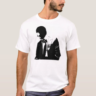 Luchaにクラスがあります Tシャツ