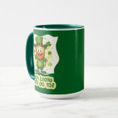Luck Looks Good on Me St Patrick’s Day - caneca マグカップ (正面左)