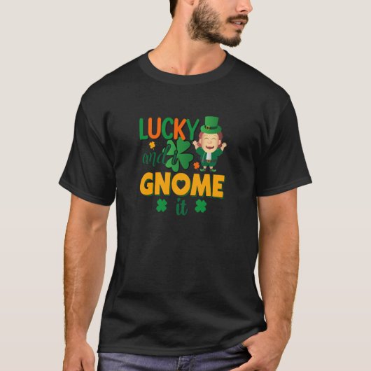 Lucky and I Gnome It C Shamrock Tシャツ (正面)